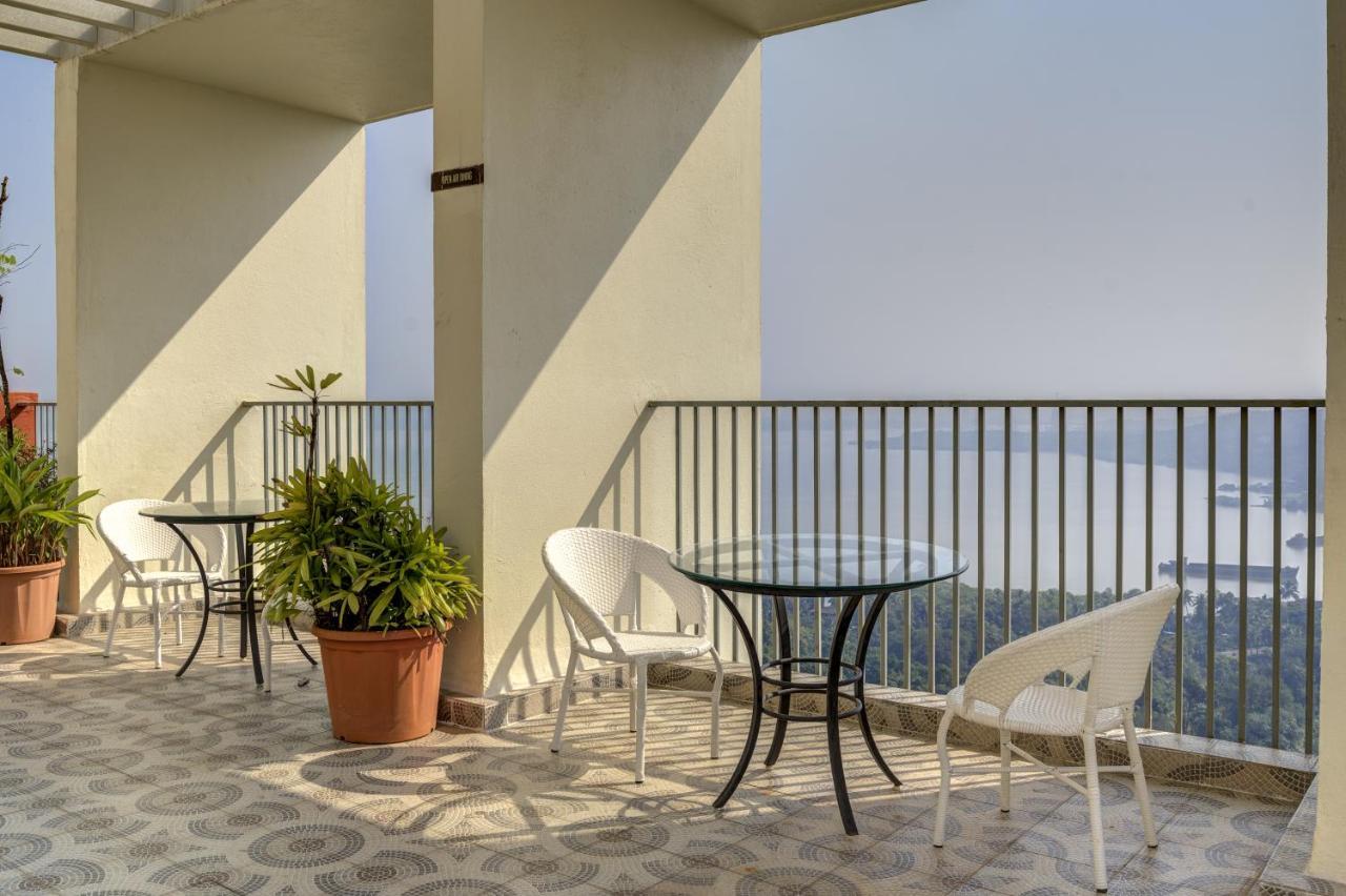 Apartamento Luxe 2Bhk 10Min From Goi Airport With Pool Access Dabolim Exterior foto
