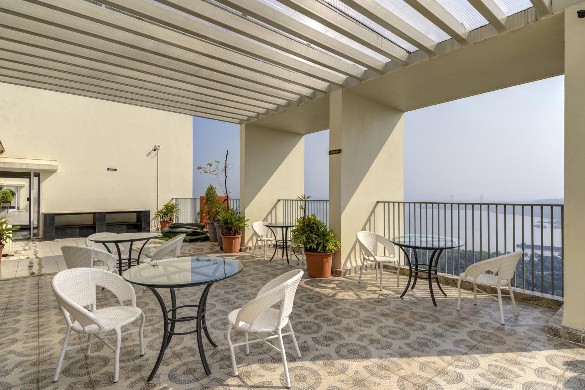 Apartamento Luxe 2Bhk 10Min From Goi Airport With Pool Access Dabolim Exterior foto
